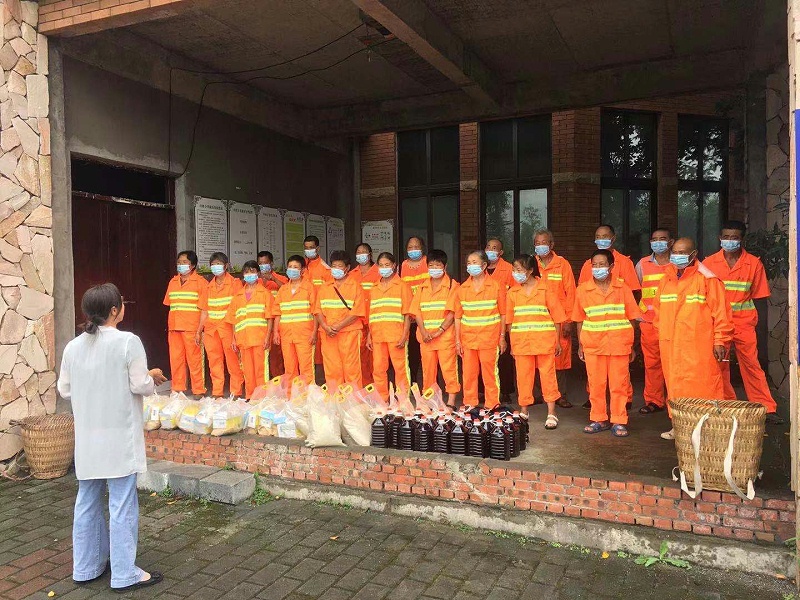 鐜夐緳鐜繚閲嶅簡鍒嗗叕鍙哥粰鍛樺伐閫佹竻鍑夊彂鏀炬叞闂墿璧2