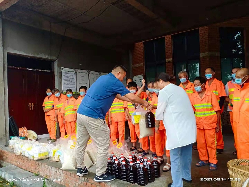 鐜夐緳鐜繚閲嶅簡鍒嗗叕鍙哥粰鍛樺伐閫佹竻鍑夊彂鏀炬叞闂墿璧