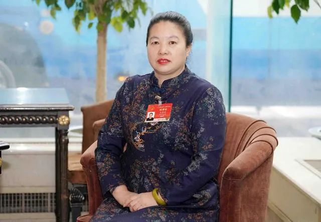 两会代表朱桂艳